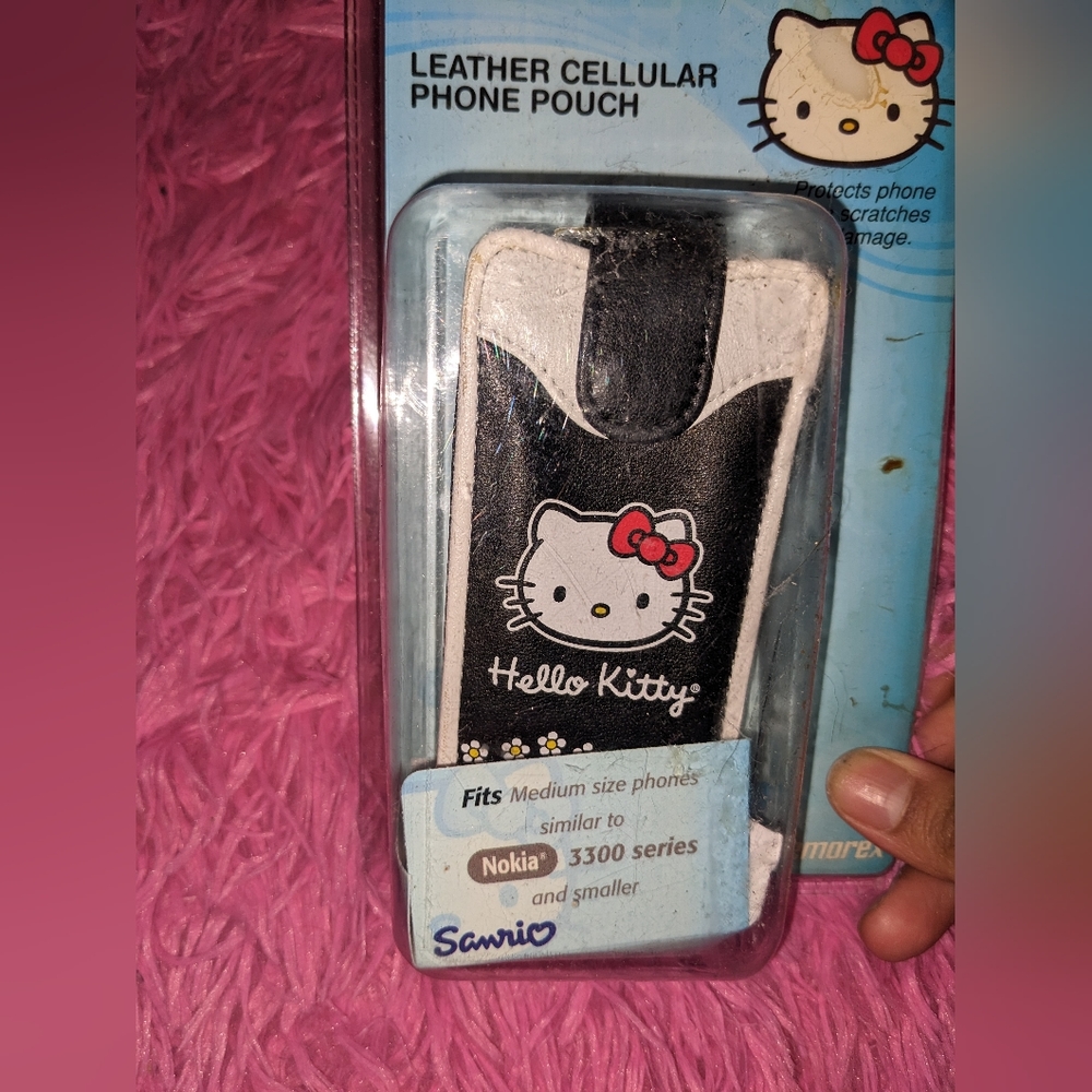 Hello Kitty Flip Phone Holder